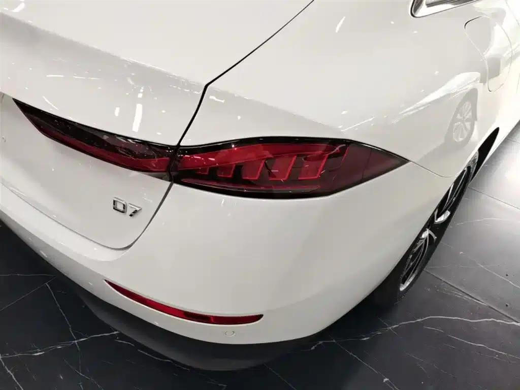 Roewe D7 2025 DMH 125km World Champion Edition — миниатюра 8