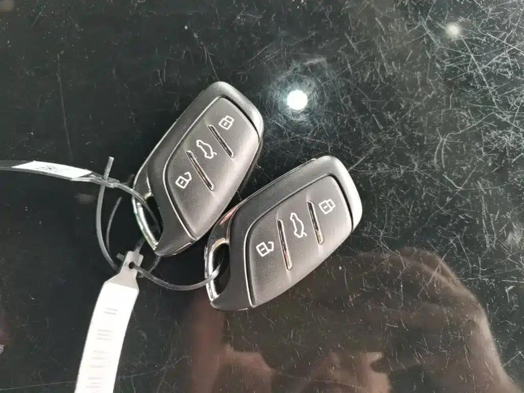 Roewe D7 2025 DMH 125km World Champion Edition — миниатюра 9