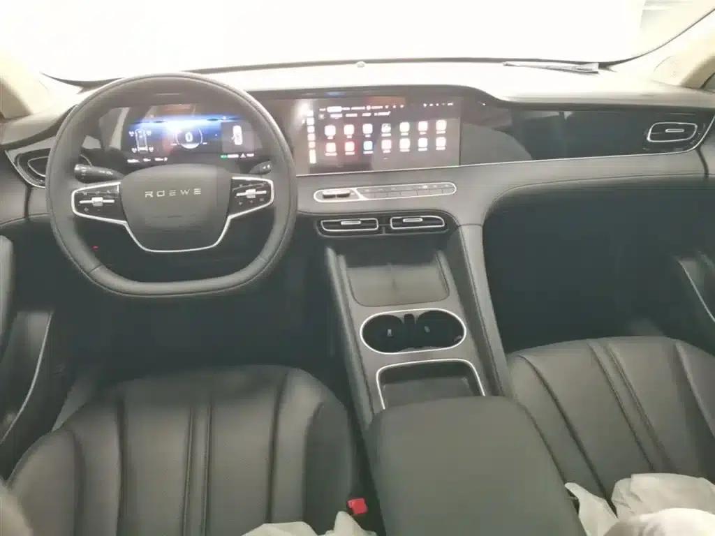 Roewe D7 2025 DMH 125km World Champion Edition — миниатюра 10