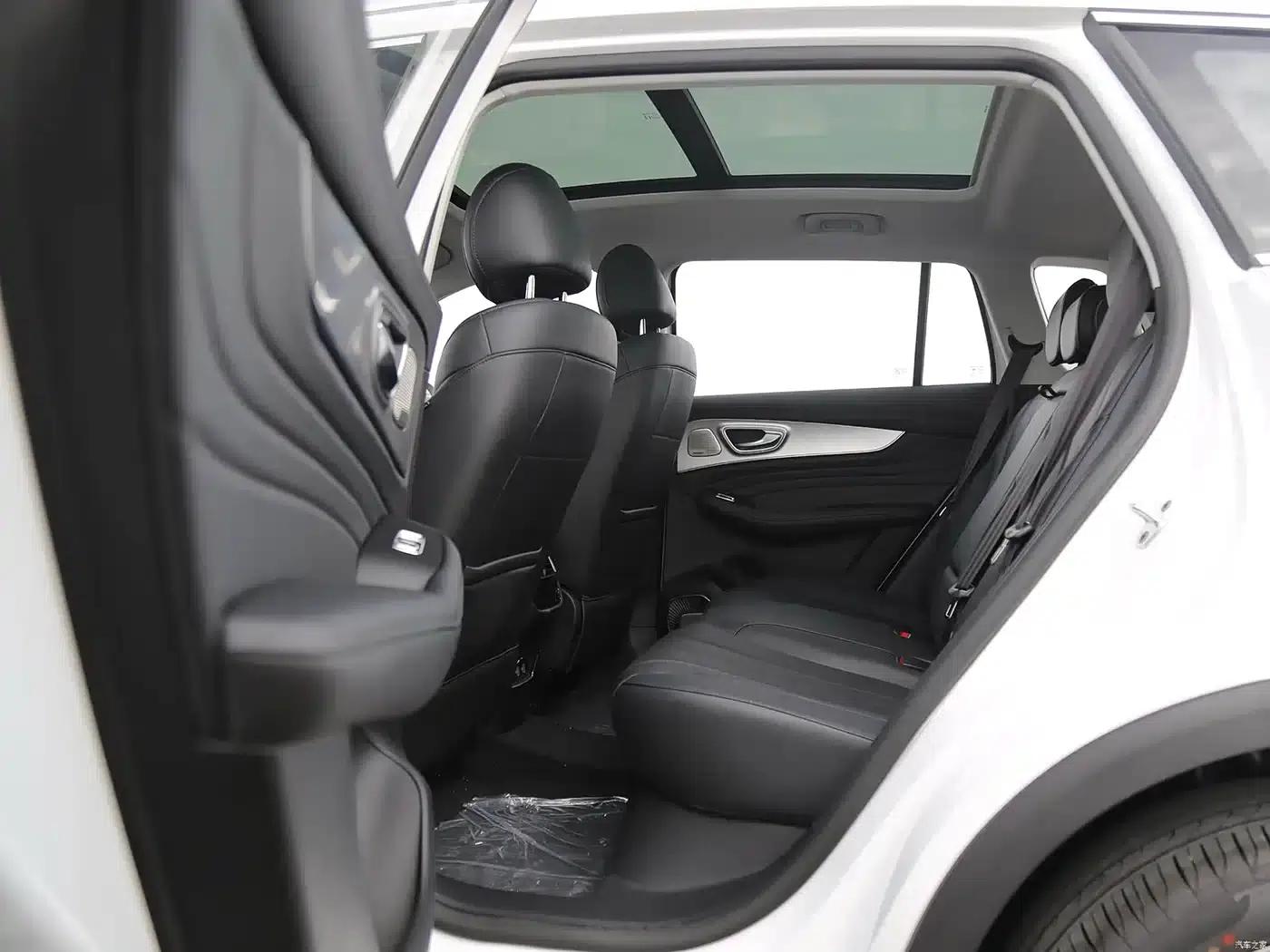 Roewe RX5 MAX 2019 300TGI Automatic Intelligent Cockpit Luxury Edition — миниатюра 11