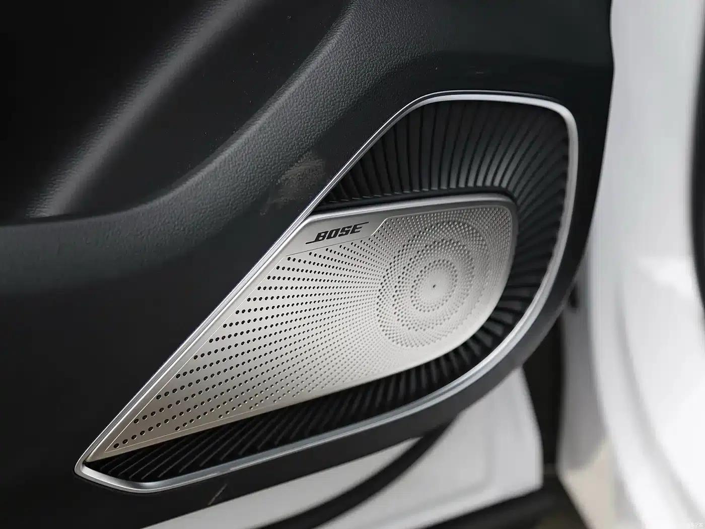 Roewe RX5 MAX 2019 300TGI Automatic Intelligent Cockpit Luxury Edition — миниатюра 10