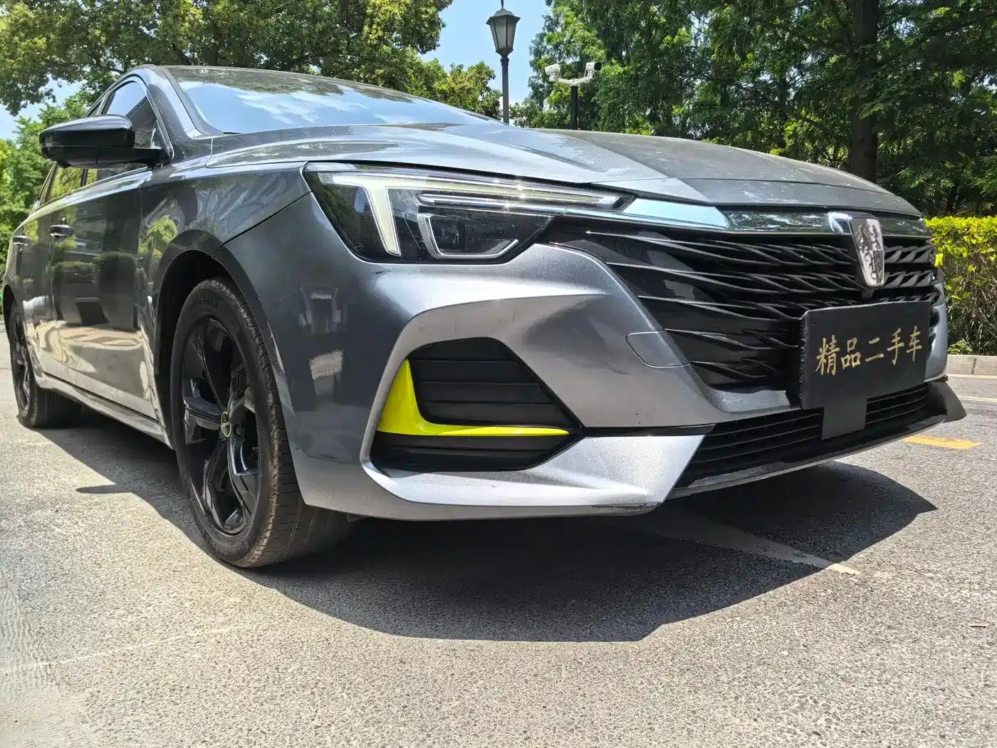 Roewe i6 MAX 2020 300TGI Automatic Cool Panoramic Sunroof Edition — миниатюра 3