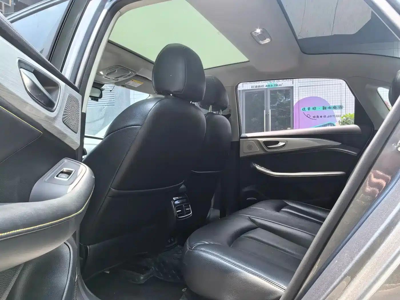 Roewe i6 MAX 2020 300TGI Automatic Cool Panoramic Sunroof Edition — миниатюра 7