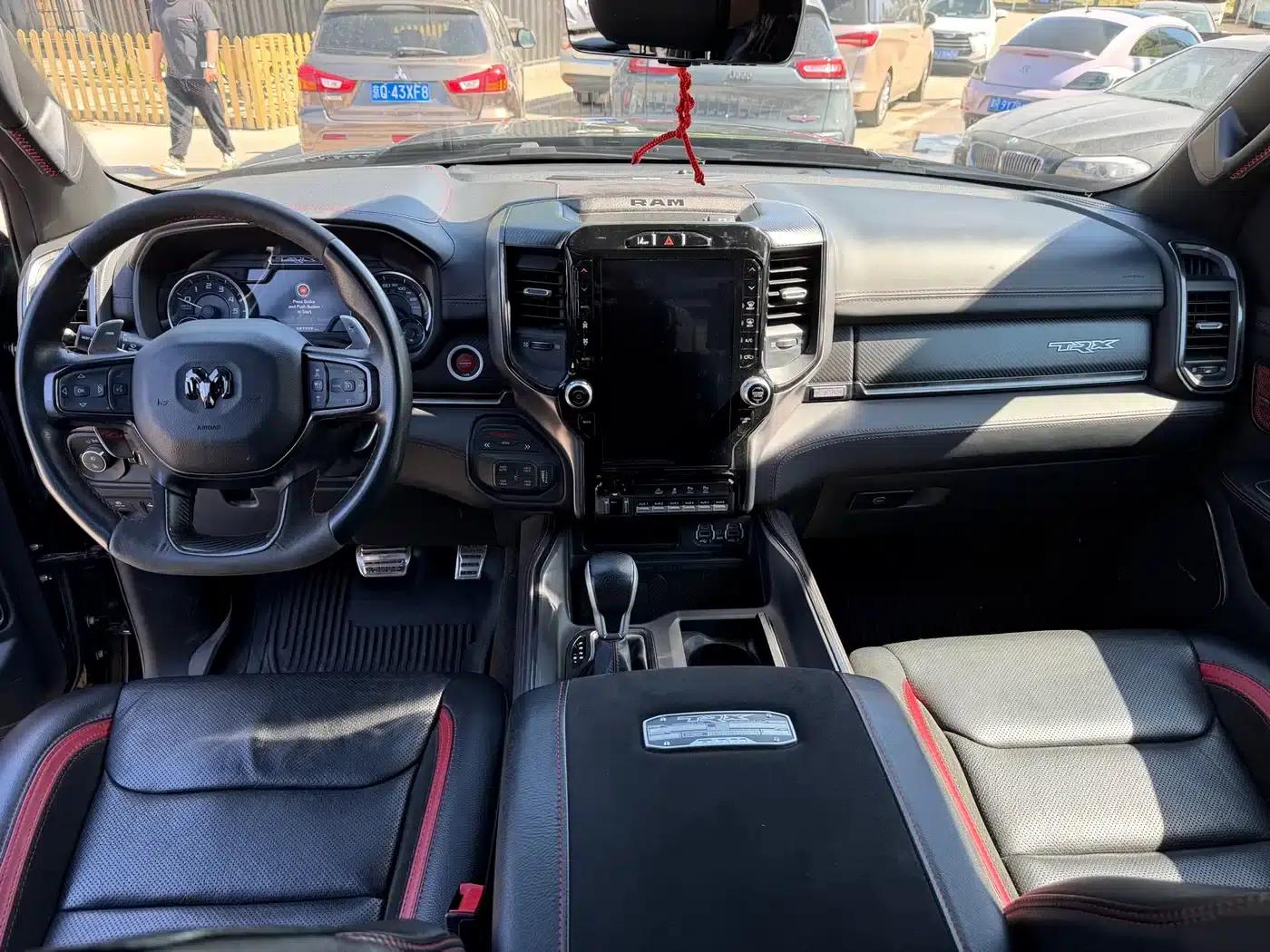 RAM Trucks Tyrannosaurus Rex 2022 6.2T Automatic — миниатюра 9