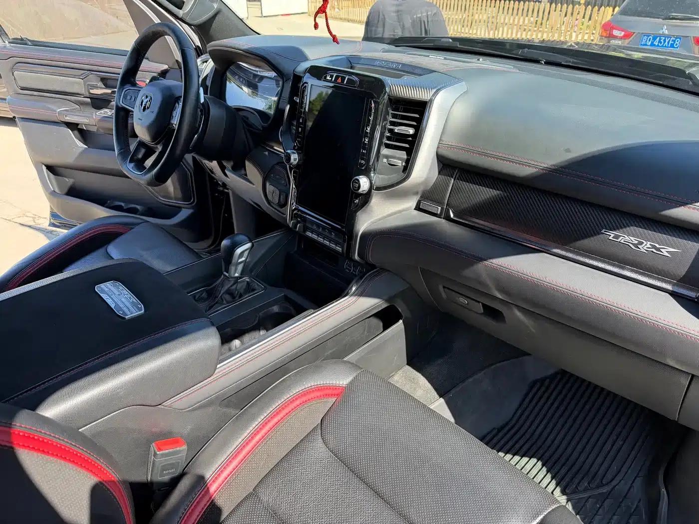 RAM Trucks Tyrannosaurus Rex 2022 6.2T Automatic — миниатюра 10