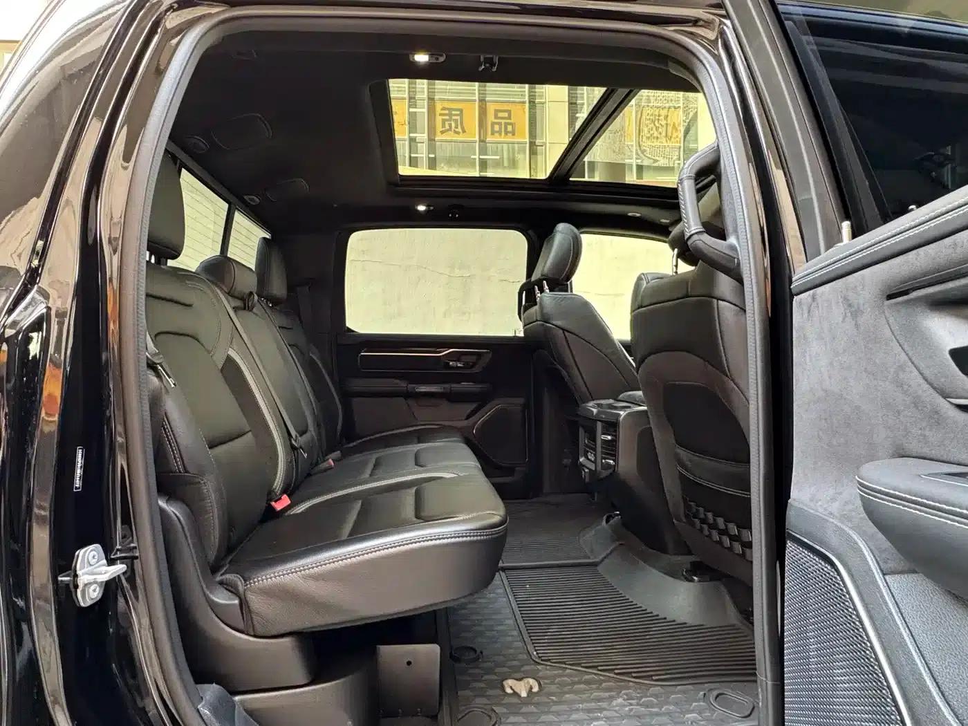 RAM Trucks Tyrannosaurus Rex 2023 6.2T Automatic — миниатюра 12