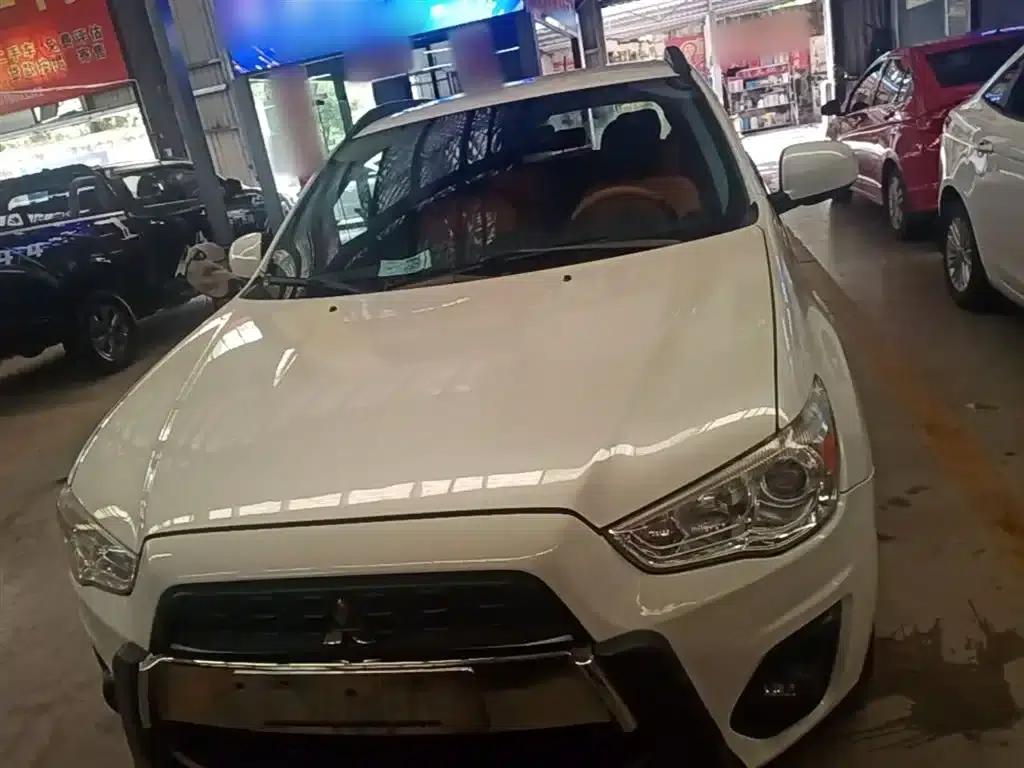 2013 ASX 2.0L CVT 2WD Elite Edition — миниатюра 3