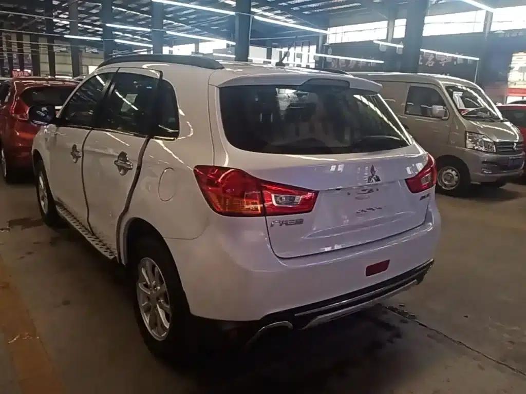 2013 ASX 2.0L CVT 2WD Elite Edition — миниатюра 5