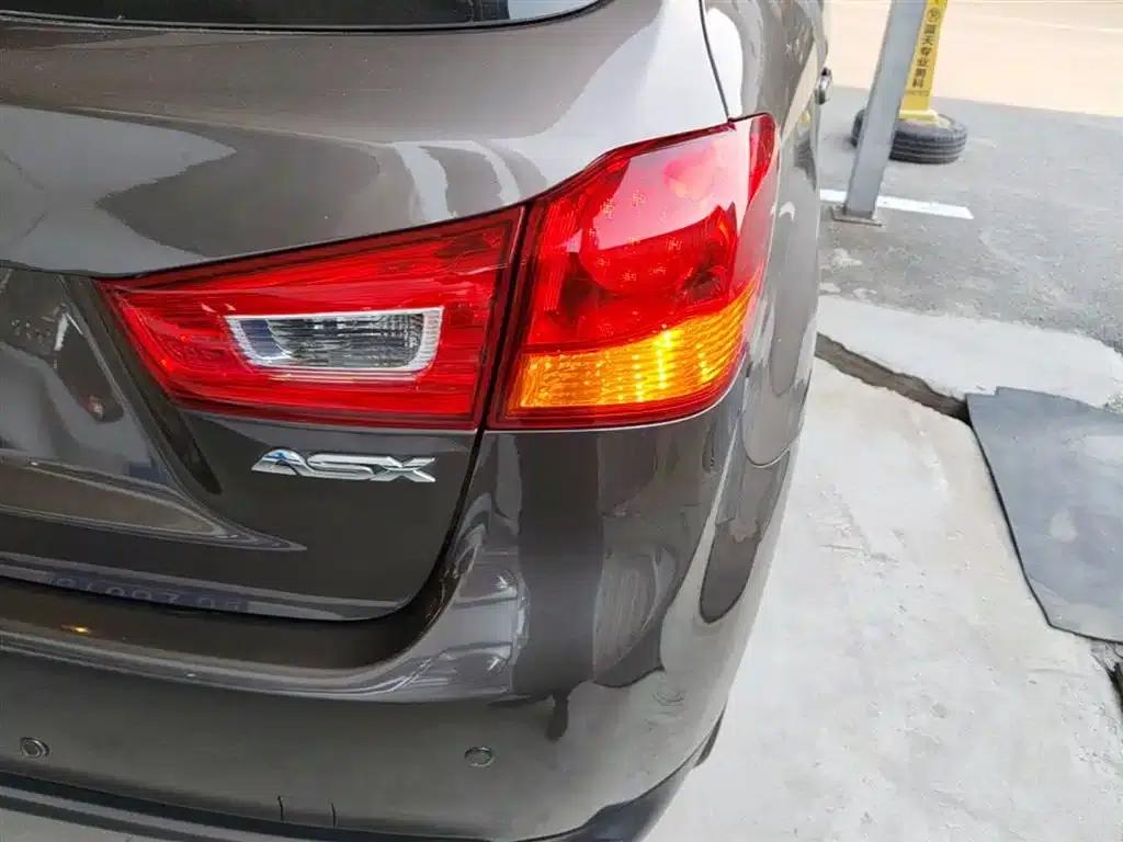 2018 ASX 2.0L CVT 2WD Premium Edition — миниатюра 8