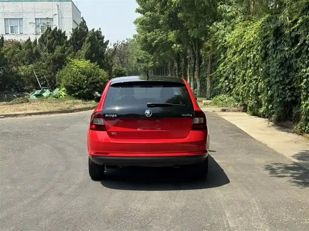 Rapid Spaceback 2016 Facelift 1.6L Automatic Smart Edition — миниатюра 12