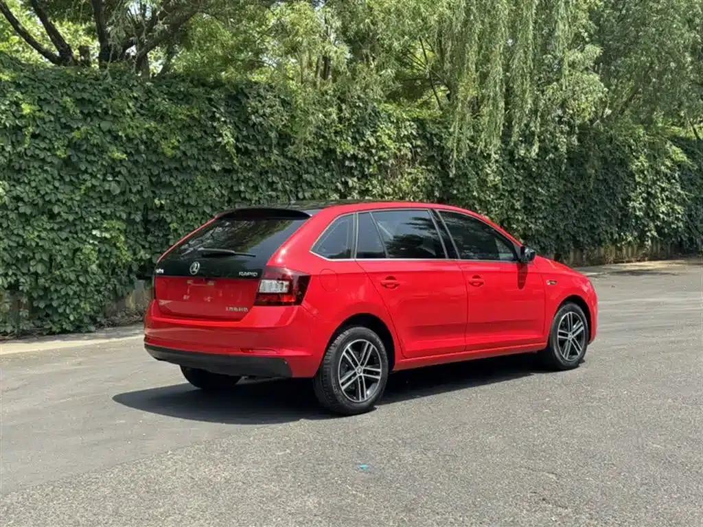 Rapid Spaceback 2016 Facelift 1.6L Automatic Smart Edition — миниатюра 13