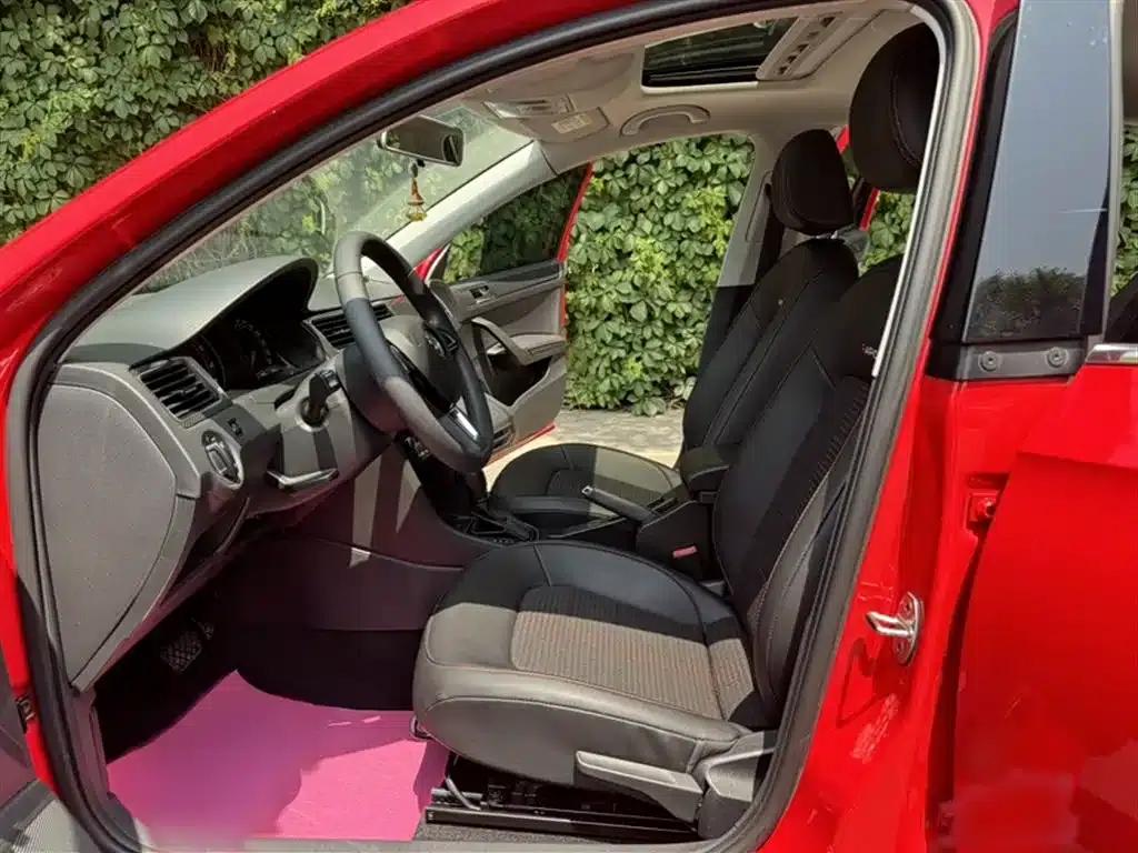 Rapid Spaceback 2016 Facelift 1.6L Automatic Smart Edition — миниатюра 17