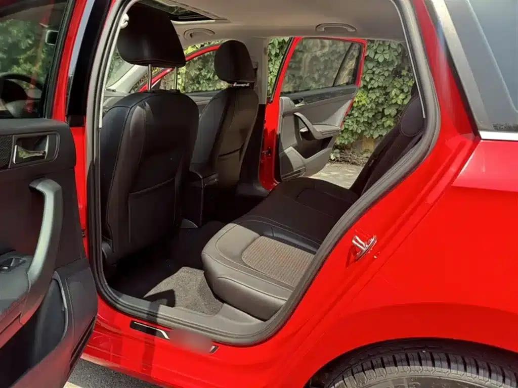 Rapid Spaceback 2016 Facelift 1.6L Automatic Smart Edition — миниатюра 18