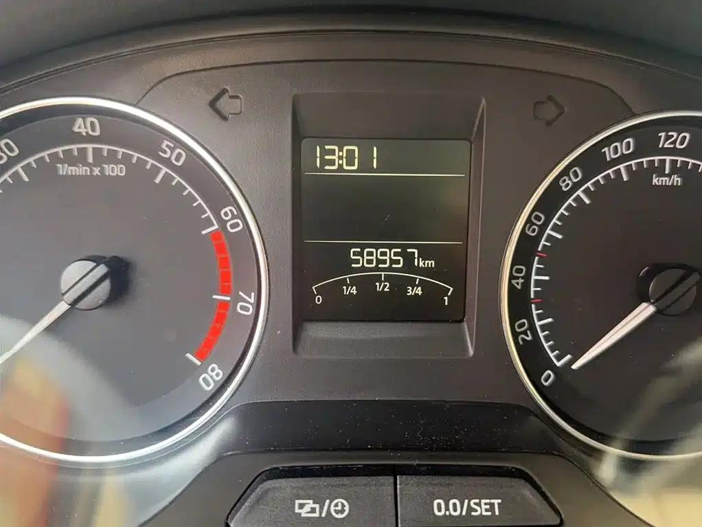 Rapid Spaceback 2016 Facelift 1.6L Automatic Smart Edition — миниатюра 4