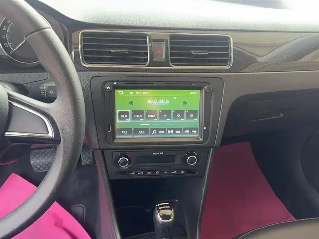 Rapid Spaceback 2016 Facelift 1.6L Automatic Smart Edition — миниатюра 5
