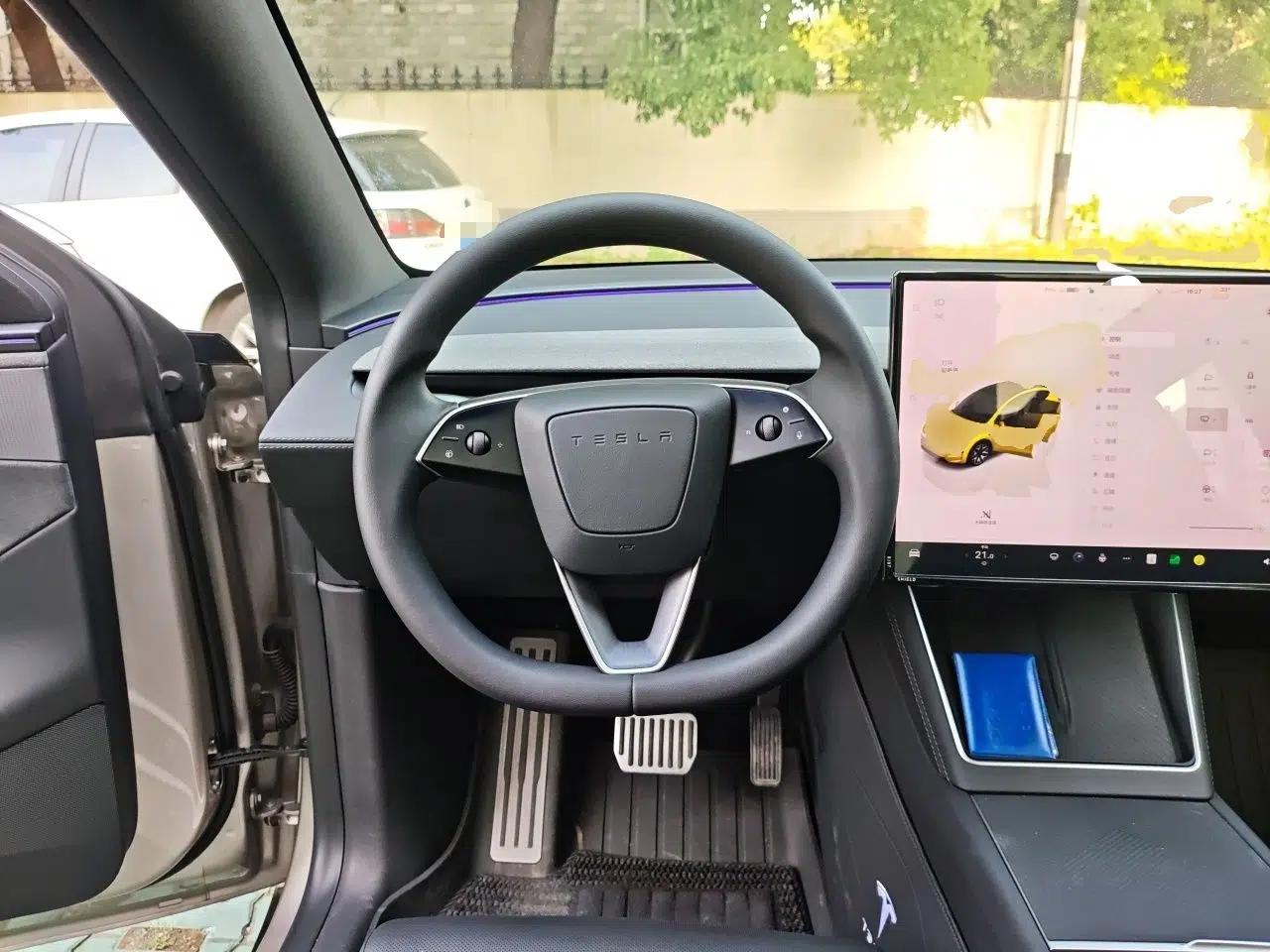Tesla Model Y L 2025 Model Long-Range All-Wheel-Drive Version — миниатюра 11