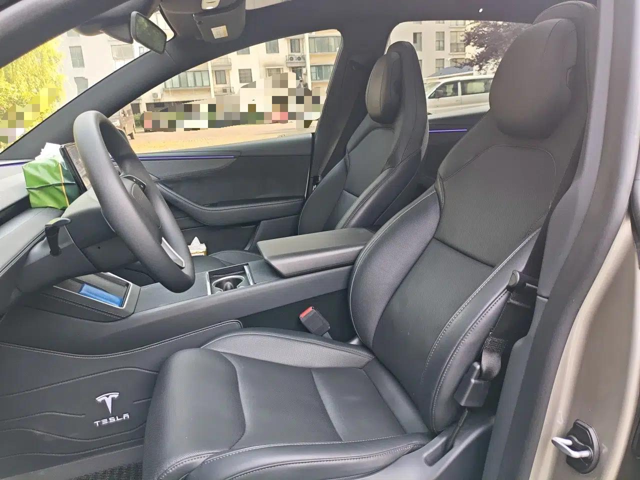 Tesla Model Y L 2025 Model Long-Range All-Wheel-Drive Version — миниатюра 16
