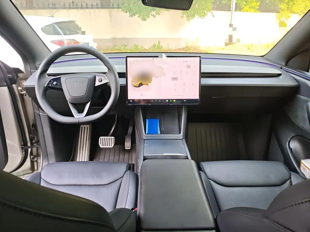 Tesla Model Y L 2025 Model Long-Range All-Wheel-Drive Version — миниатюра 10