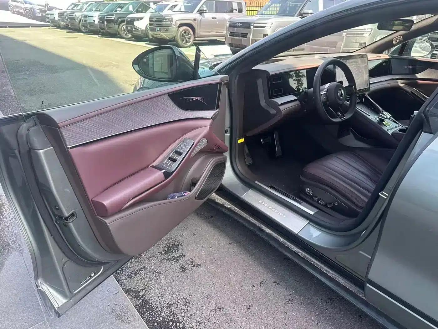 Denza Z9 GT 2024 1100 AWD Max Edition — миниатюра 8