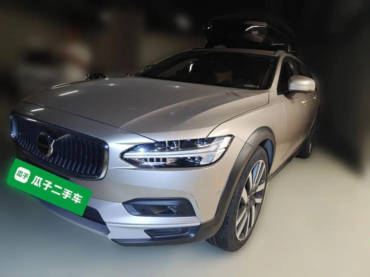 Volvo V90 2023 Cross Country B5 AWD Prestige Edition — миниатюра 1