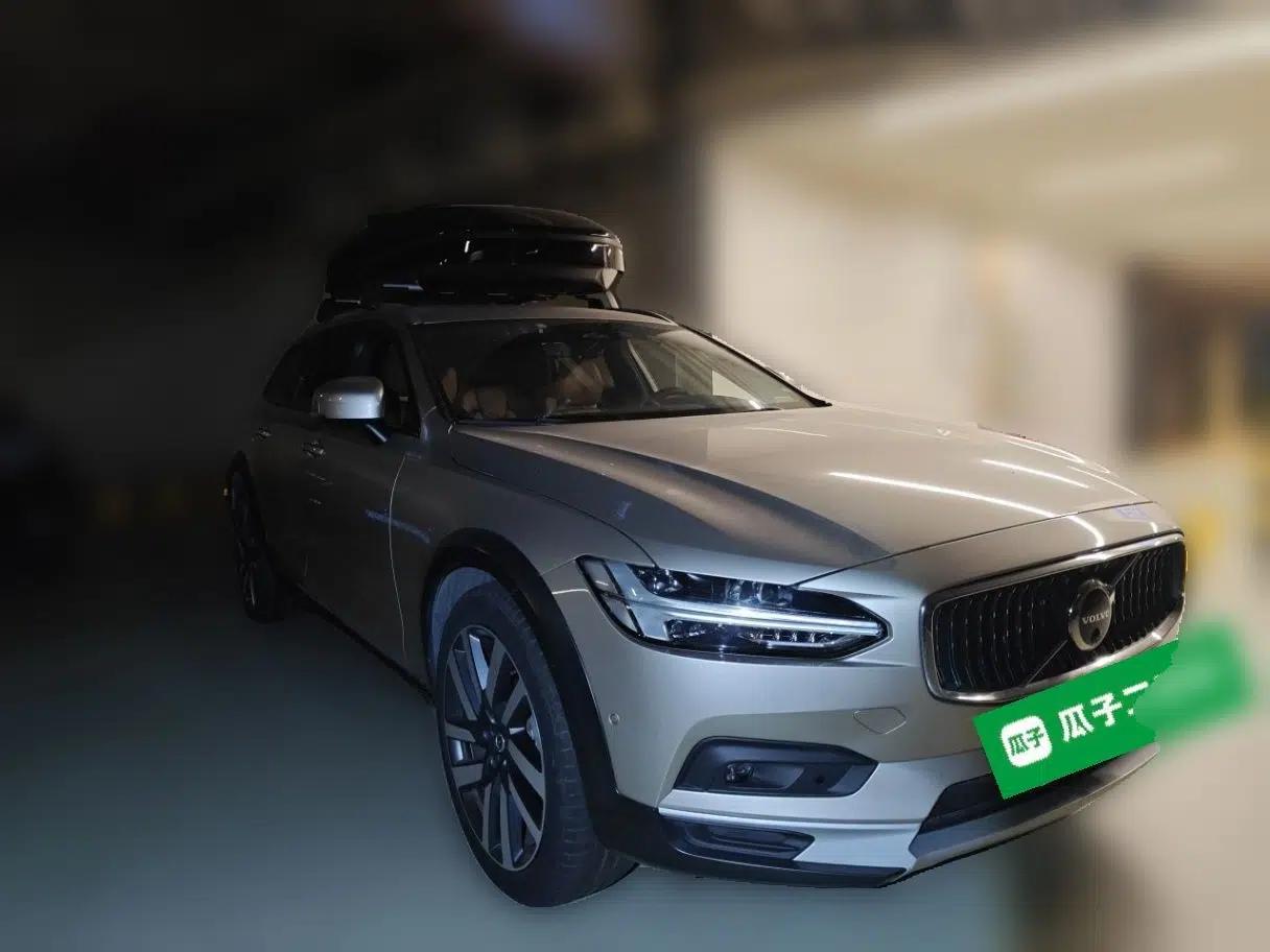 Volvo V90 2023 Cross Country B5 AWD Prestige Edition — миниатюра 3