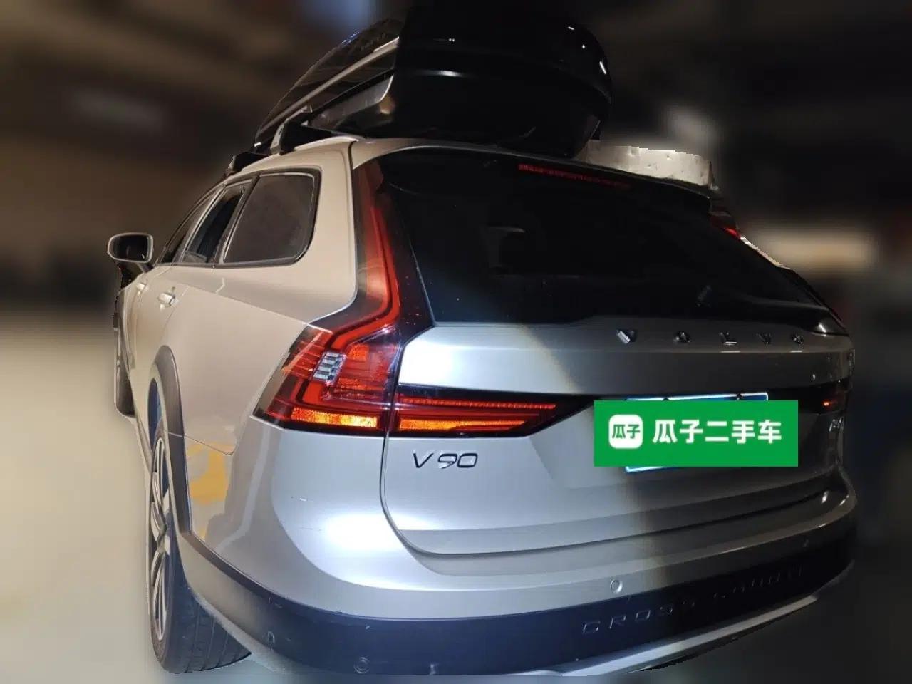 Volvo V90 2023 Cross Country B5 AWD Prestige Edition — миниатюра 4