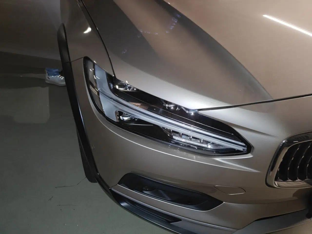 Volvo V90 2023 Cross Country B5 AWD Prestige Edition — миниатюра 7
