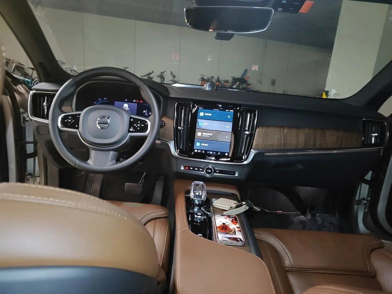 Volvo V90 2023 Cross Country B5 AWD Prestige Edition — миниатюра 10