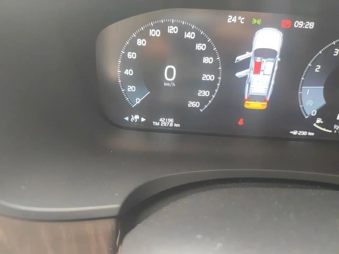 Volvo V90 2021 Cross Country B5 AWD Prestige Edition — миниатюра 13