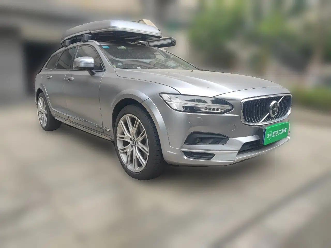 Volvo V90 2021 Cross Country B5 AWD Prestige Edition — миниатюра 3