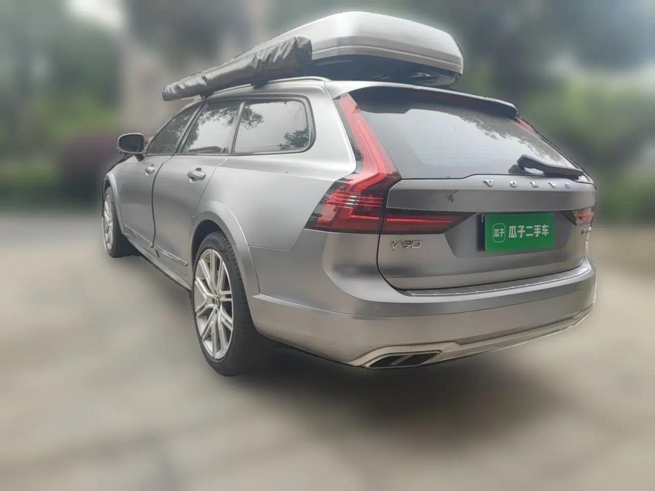 Volvo V90 2021 Cross Country B5 AWD Prestige Edition — миниатюра 4