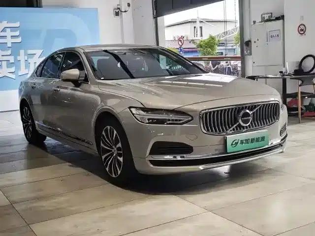2023 Volvo S90 Plug-in Hybrid T8 Plug-in Hybrid AWD Long Range Smart Luxury Edition — миниатюра 3