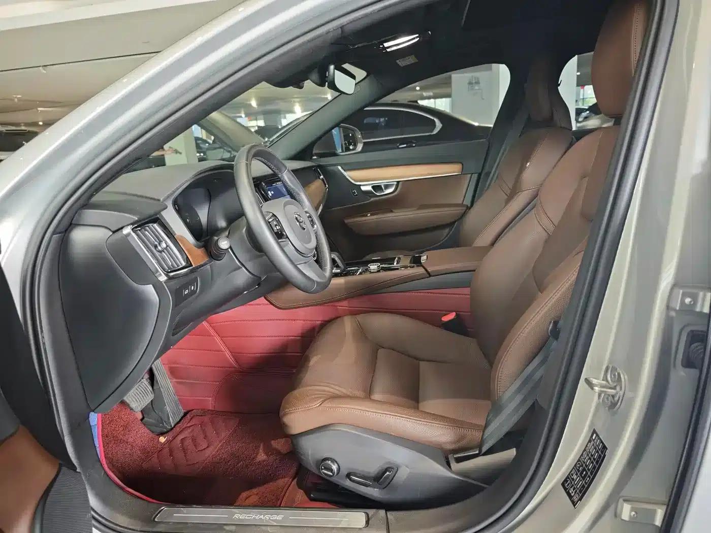2023 Volvo S90 Plug-in Hybrid T8 Plug-in Hybrid AWD Long Range Smart Luxury Edition — миниатюра 4