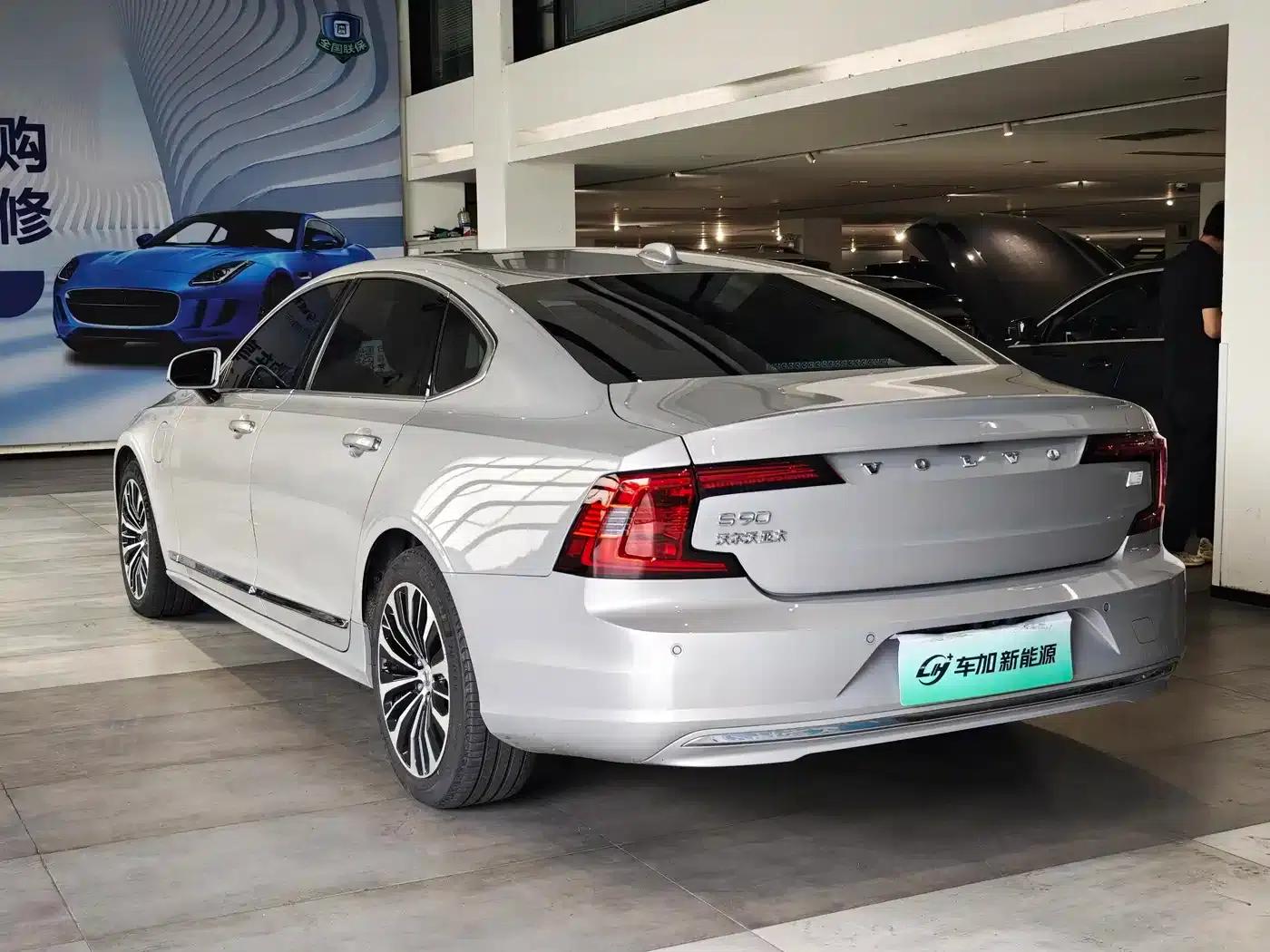 2023 Volvo S90 Plug-in Hybrid T8 Plug-in Hybrid AWD Long Range Smart Luxury Edition — миниатюра 9
