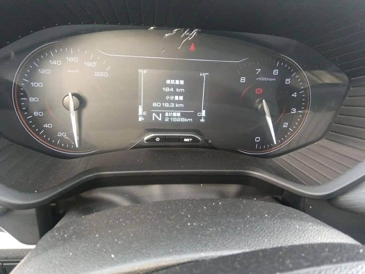 Wuling Jiachen 2022 1.5L Manual Comfort Edition — миниатюра 13