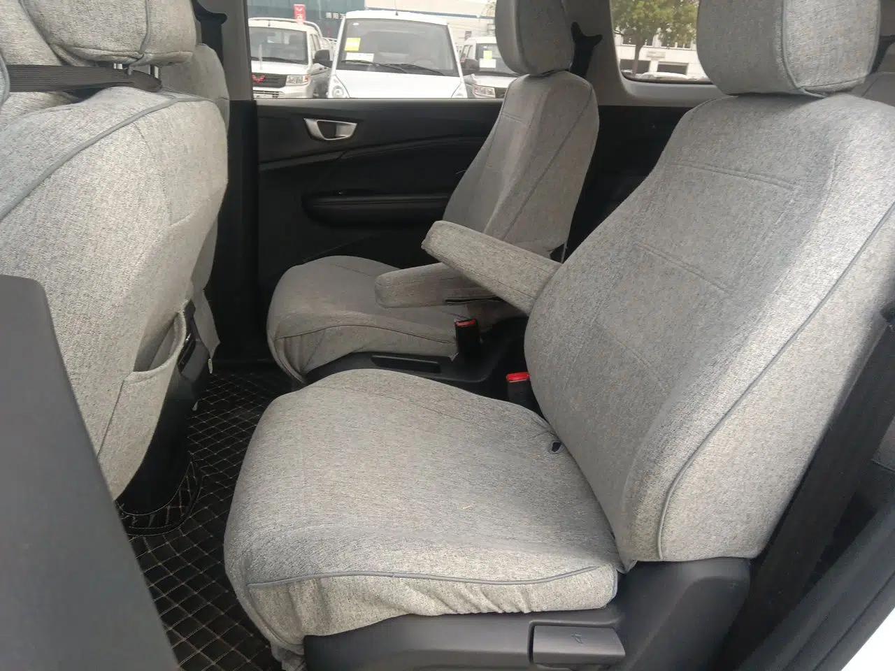 Wuling Jiachen 2022 1.5L Manual Comfort Edition — миниатюра 18