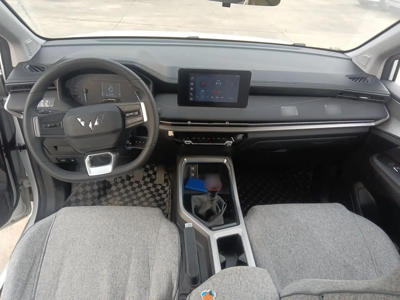 Wuling Jiachen 2022 1.5L Manual Comfort Edition — миниатюра 10