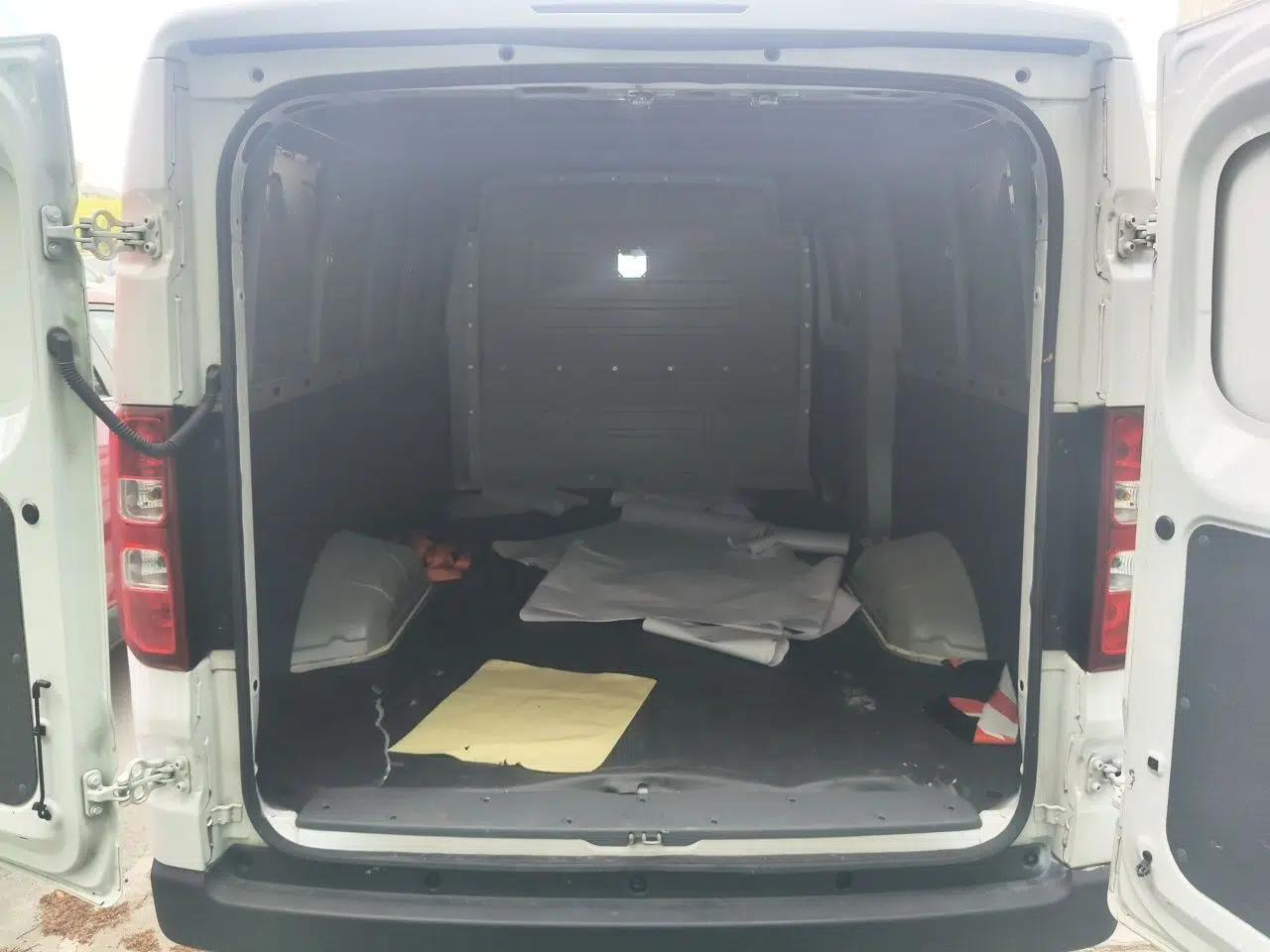Wuling Yangguang 2024 300km Comfort Version with Sealed Windows 60kW — миниатюра 20