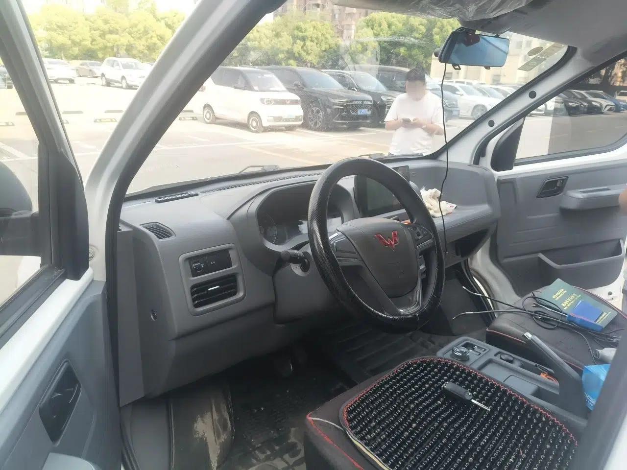 Wuling Yangguang 2024 300km Comfort Version with Sealed Windows 60kW — миниатюра 10