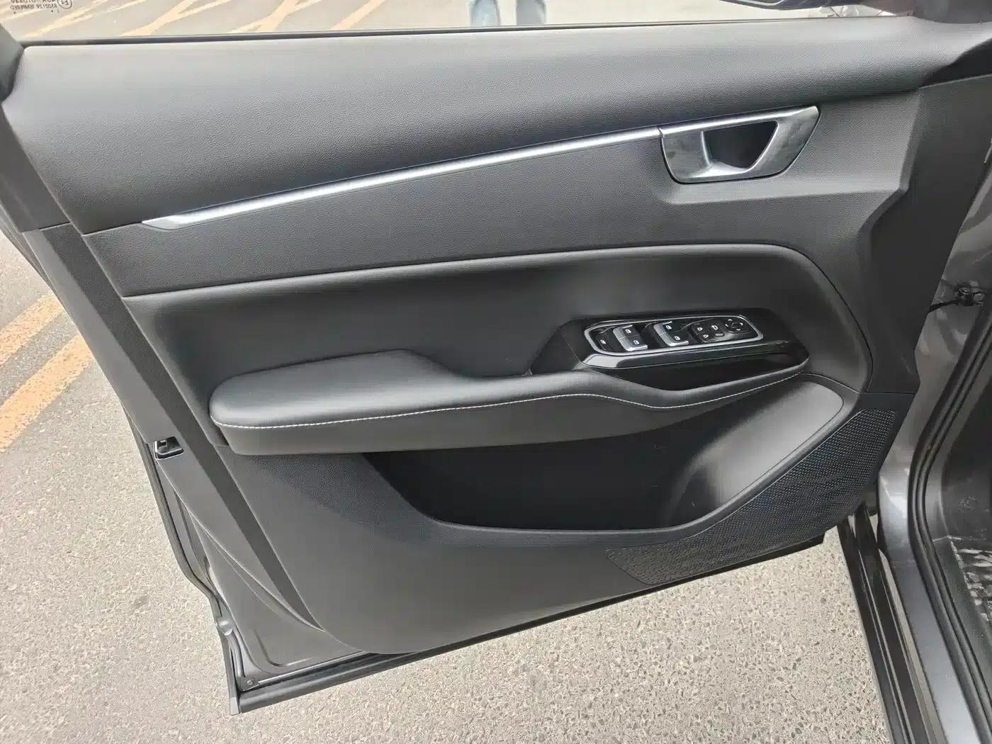Wuling Capgemini 2020 1.5T CVT Flagship Edition — миниатюра 4