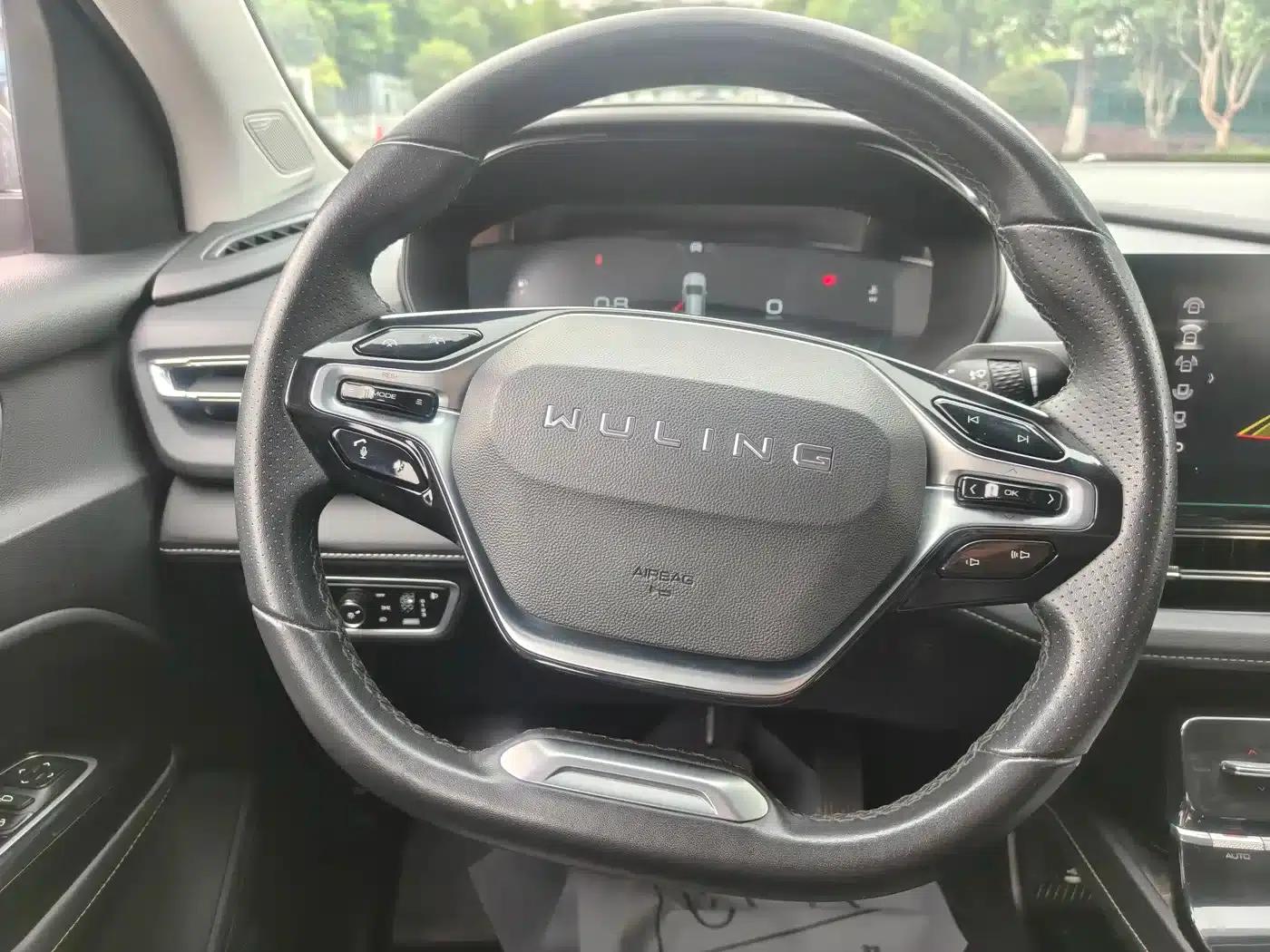 Wuling Capgemini 2020 1.5T CVT Flagship Edition — миниатюра 6