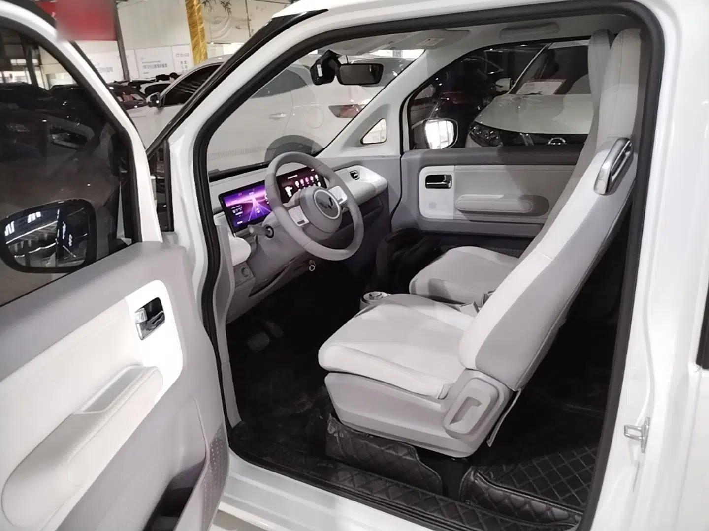 Wuling Air ev 2023 - Four Seats - Advanced Edition — миниатюра 18