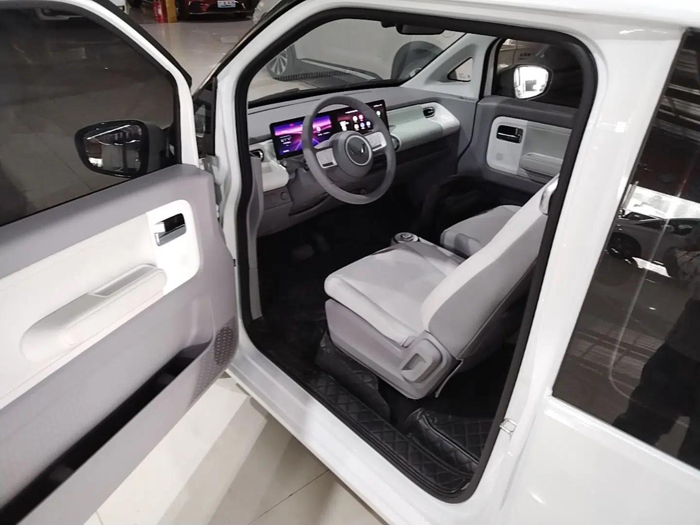 Wuling Air ev 2023 - Four Seats - Advanced Edition — миниатюра 19