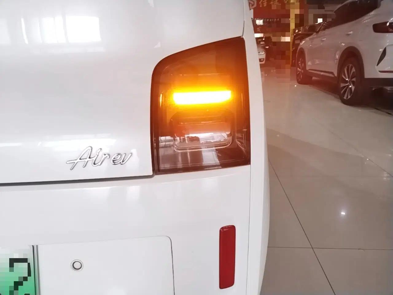 Wuling Air ev 2023 - Four Seats - Advanced Edition — миниатюра 7