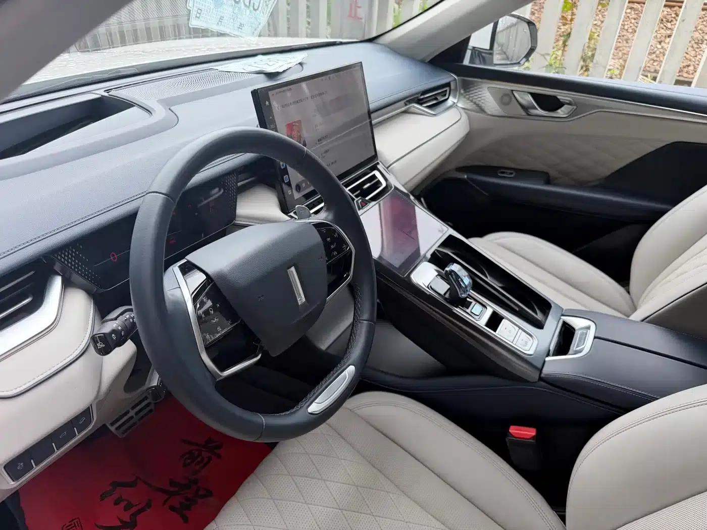 Wey brand Mocha 2021 2.0T 4WD Special Edition — миниатюра 5