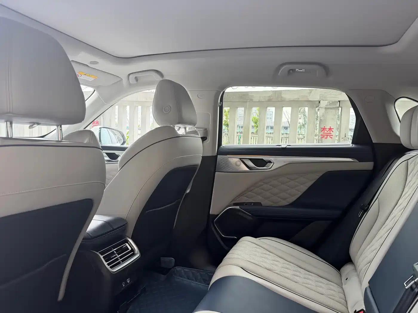 Wey brand Mocha 2021 2.0T 4WD Special Edition — миниатюра 6
