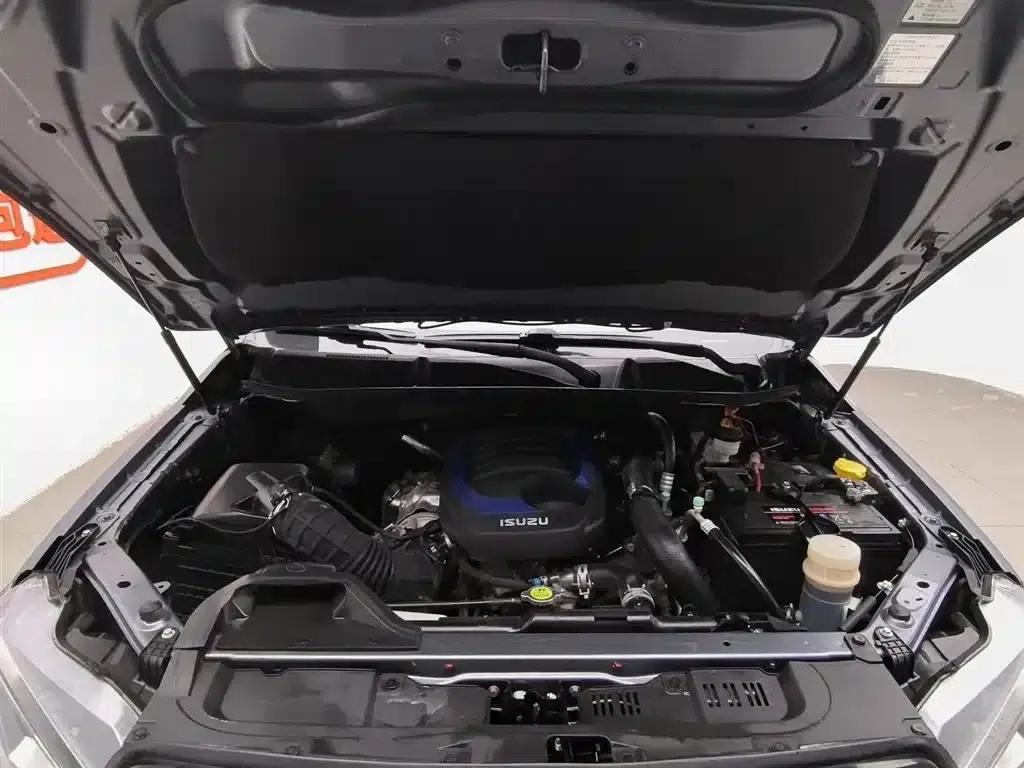 D-MAX 2021 1.9T Manual 4WD Diesel Global Sport RZ4E — миниатюра 6