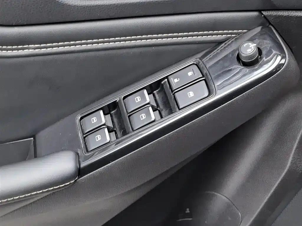 D-MAX 2021 1.9T Manual 4WD Diesel Global Sport RZ4E — миниатюра 9