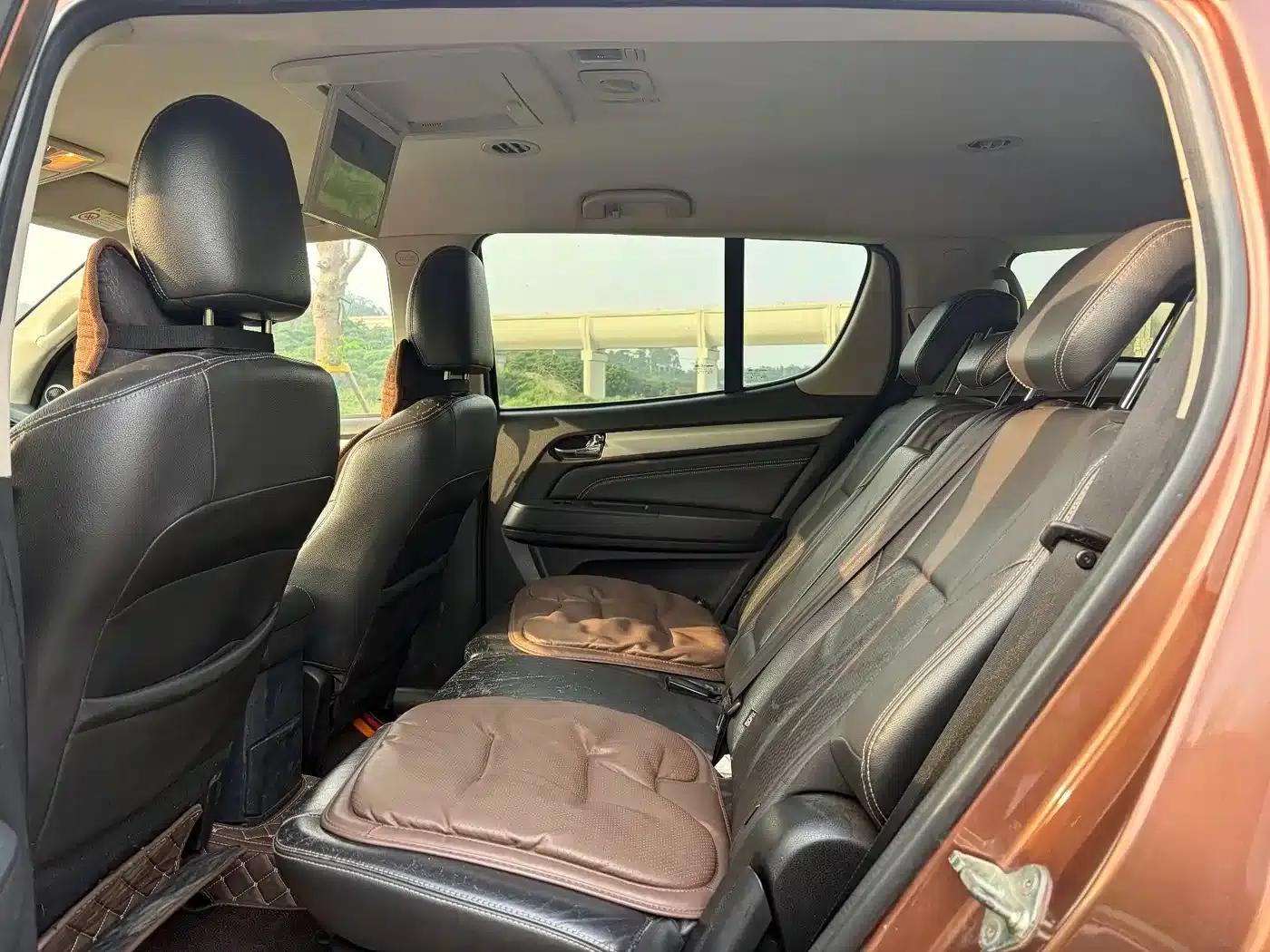 mu-X 2015 3.0T 4WD Automatic Premium 7-Seater — миниатюра 5