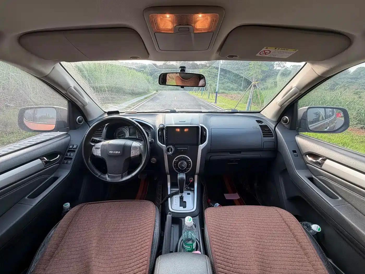 mu-X 2015 3.0T 4WD Automatic Premium 7-Seater — миниатюра 8